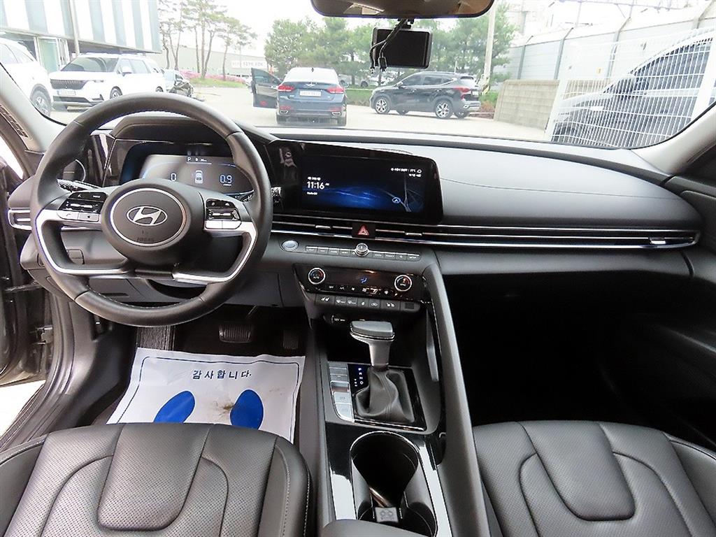 HYUNDAI Avante - Vista 7