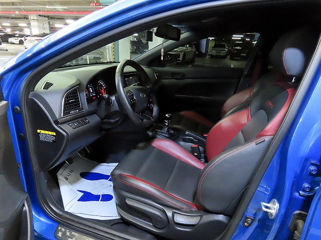 HYUNDAI Avante - Vista 6