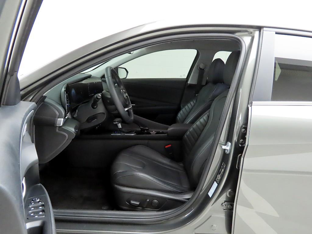 HYUNDAI Avante - Vista 12