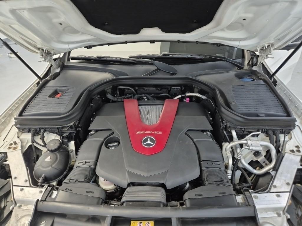 Mercedes Benz GLC Class - Vista 5