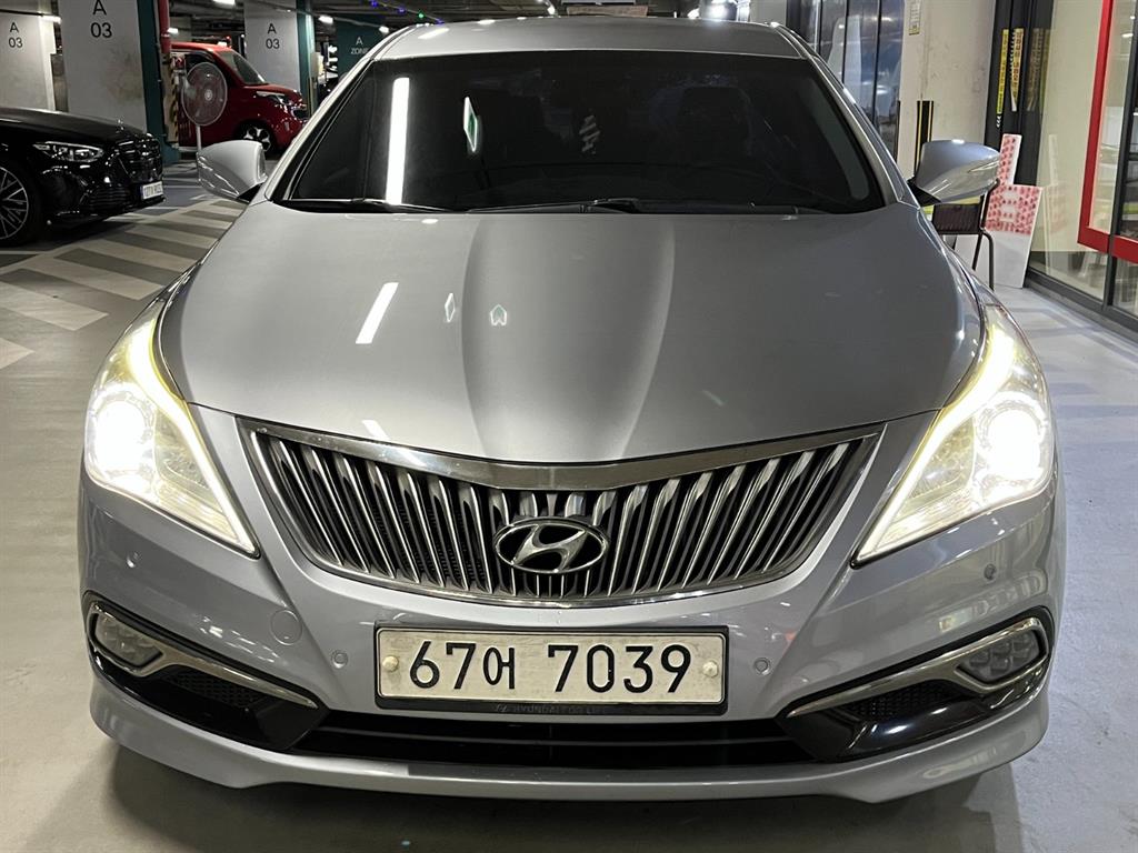 HYUNDAI Grandeur - Vista 2