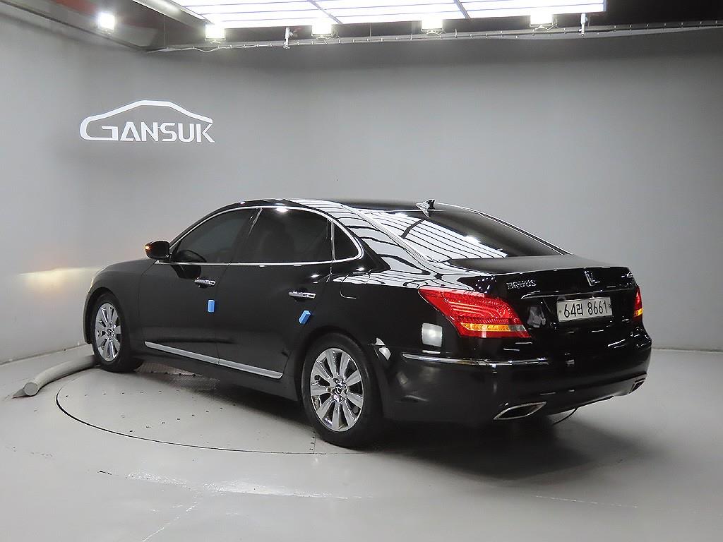 HYUNDAI Equus - Vista 5