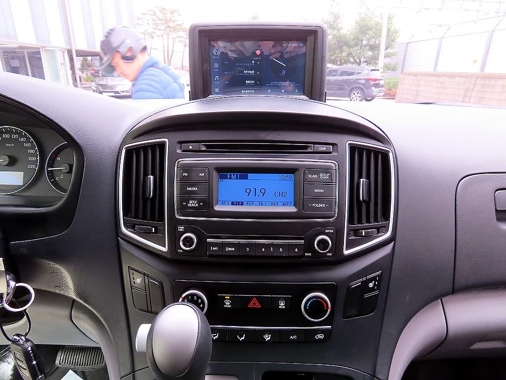 HYUNDAI Starex 2018 Plateado - Importación desde Corea - HF Imports Iquique - Foto 13