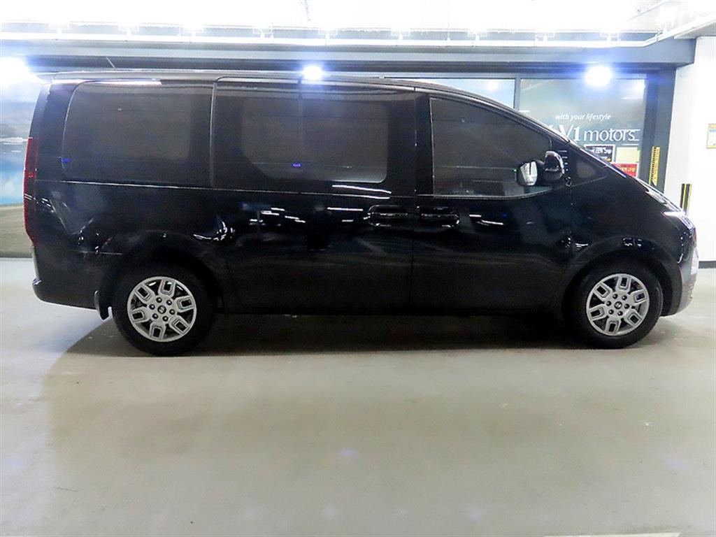 HYUNDAI Staria - Vista 3