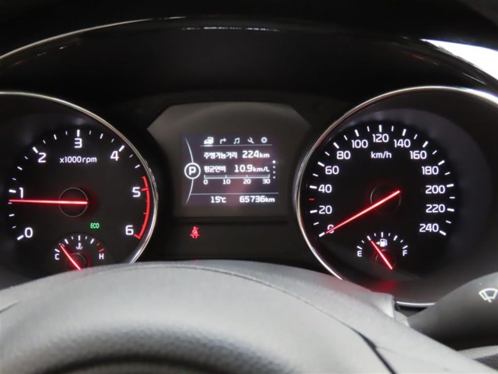 KIA Carnival - Vista 9