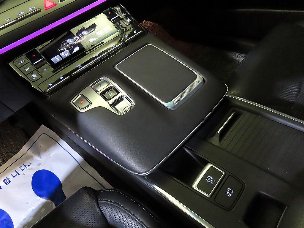 HYUNDAI Grandeur - Vista 12