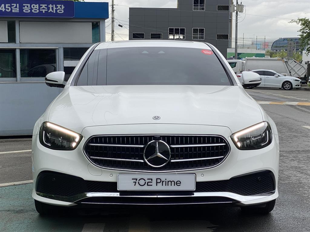 Mercedes Benz E class - Vista 3