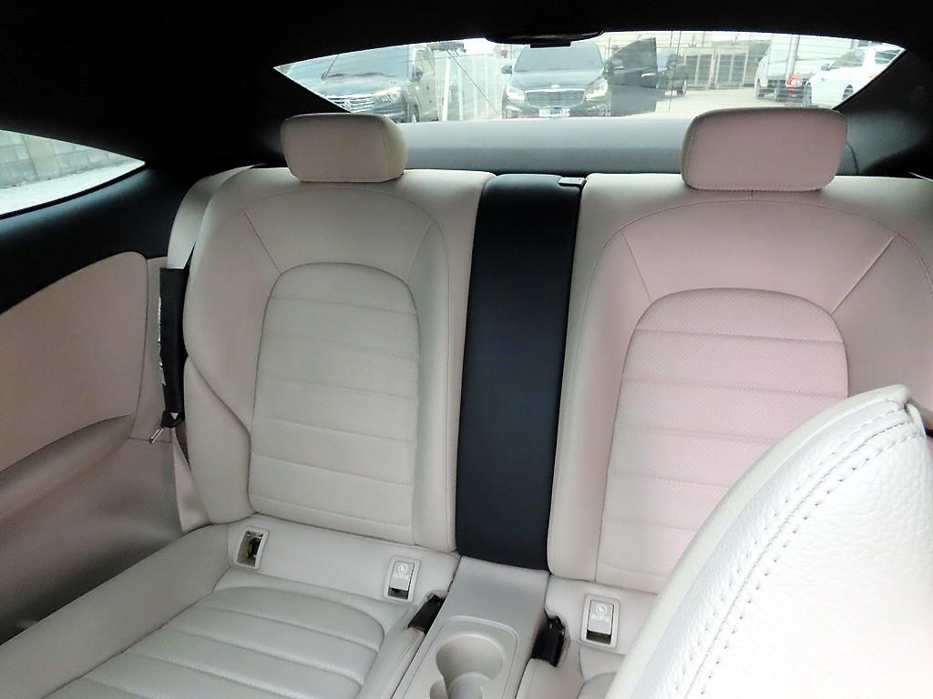 Mercedes Benz C Class - Vista 6