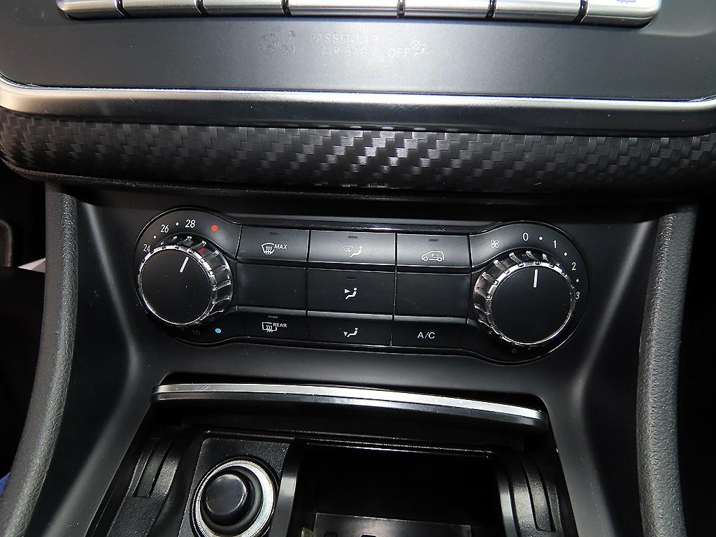 Mercedes Benz A Class 2018 Blanco - Importación desde Corea - HF Imports Iquique - Foto 13