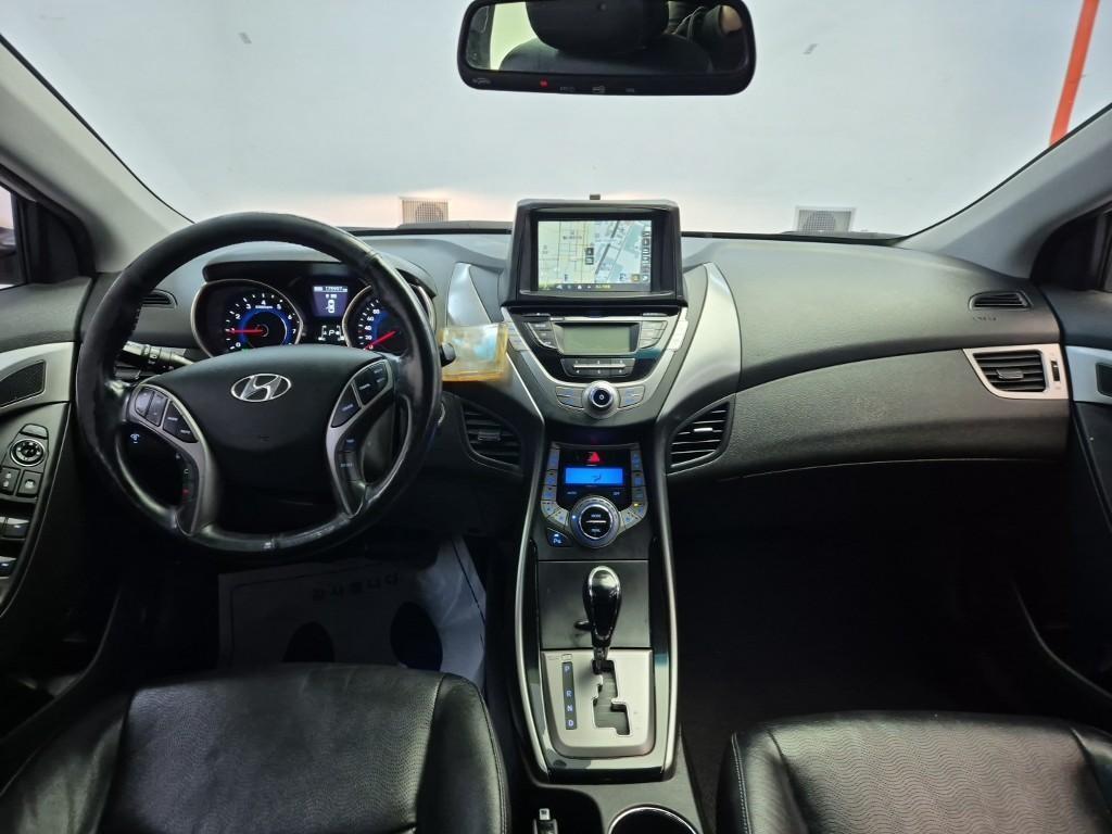 HYUNDAI Avante - Vista 7