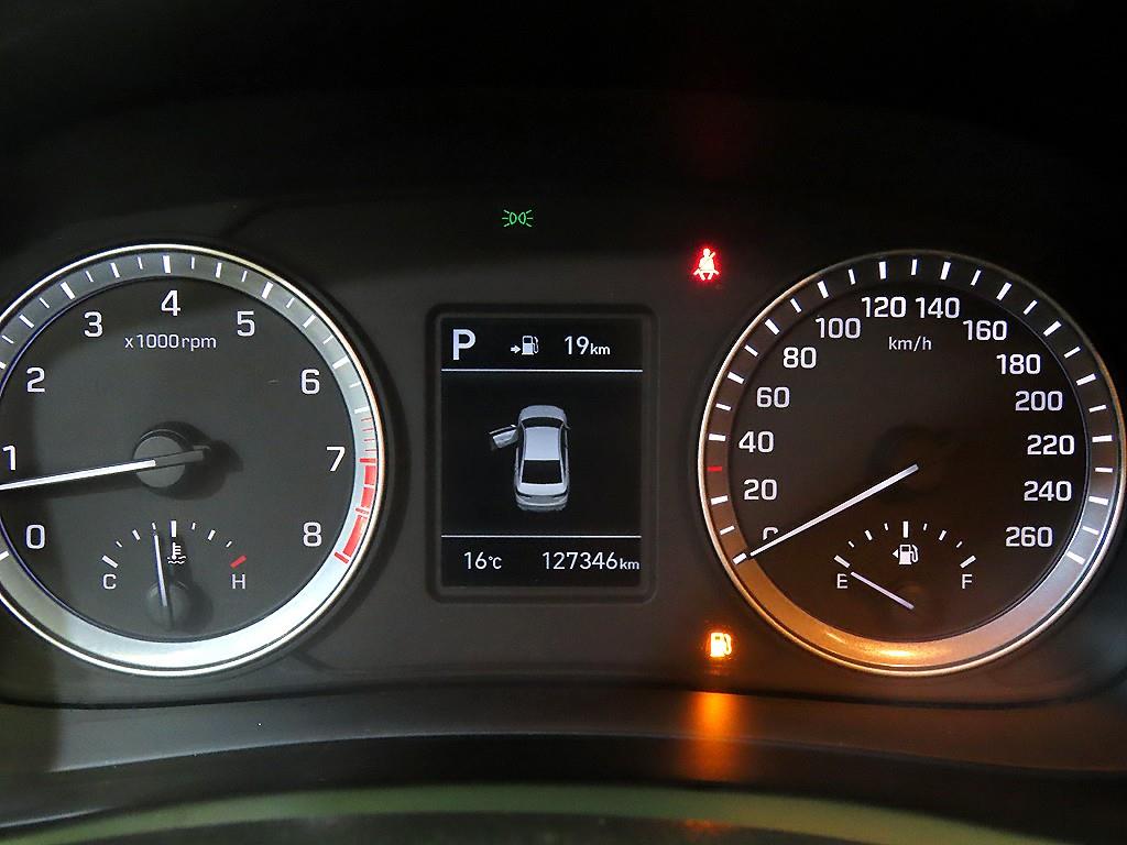 HYUNDAI Sonata - Vista 9