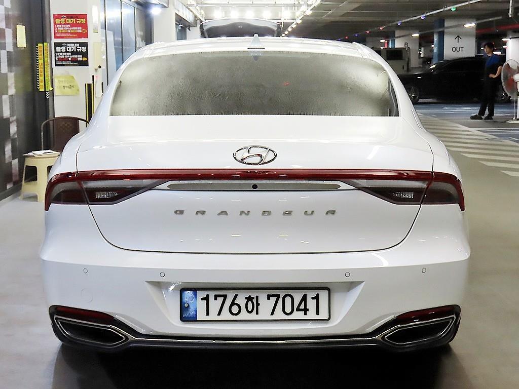 HYUNDAI Grandeur - Vista 5