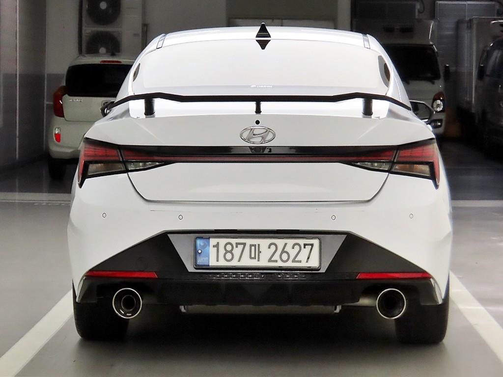 HYUNDAI Avante - Vista 3