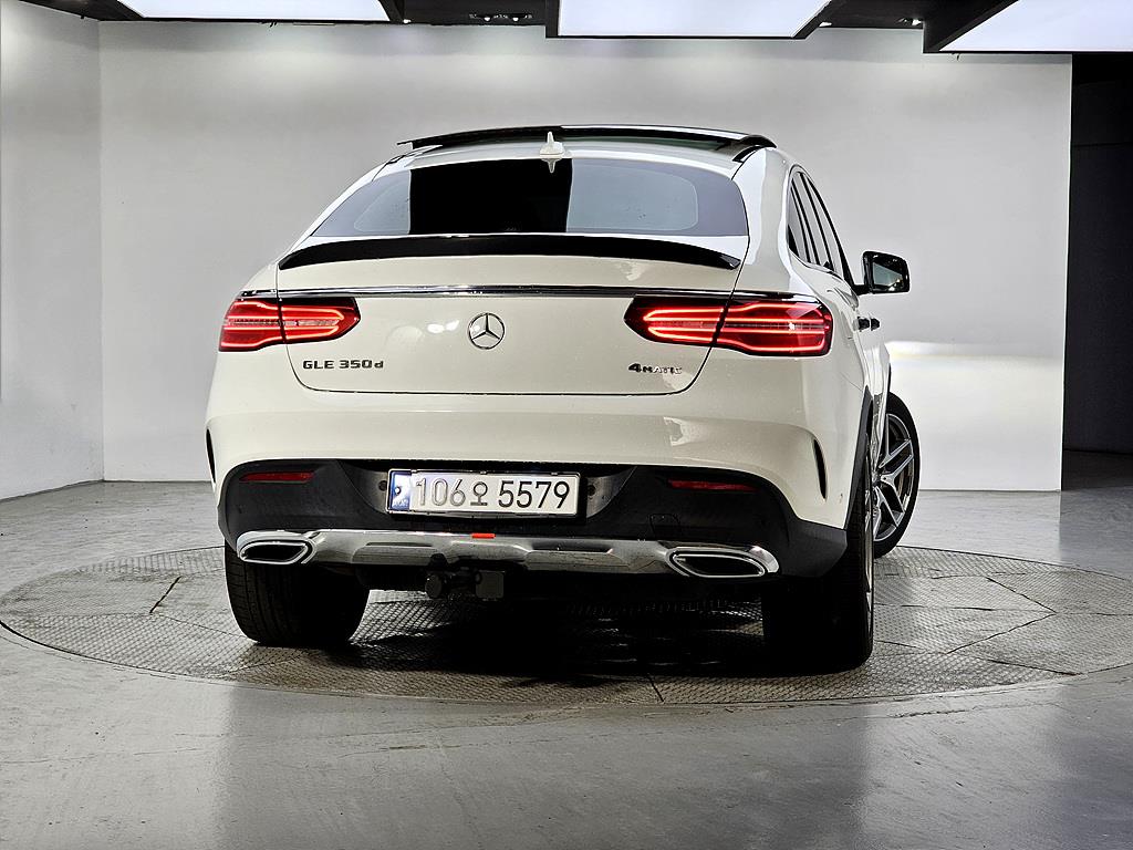 Mercedes Benz GLE Class - Vista 3