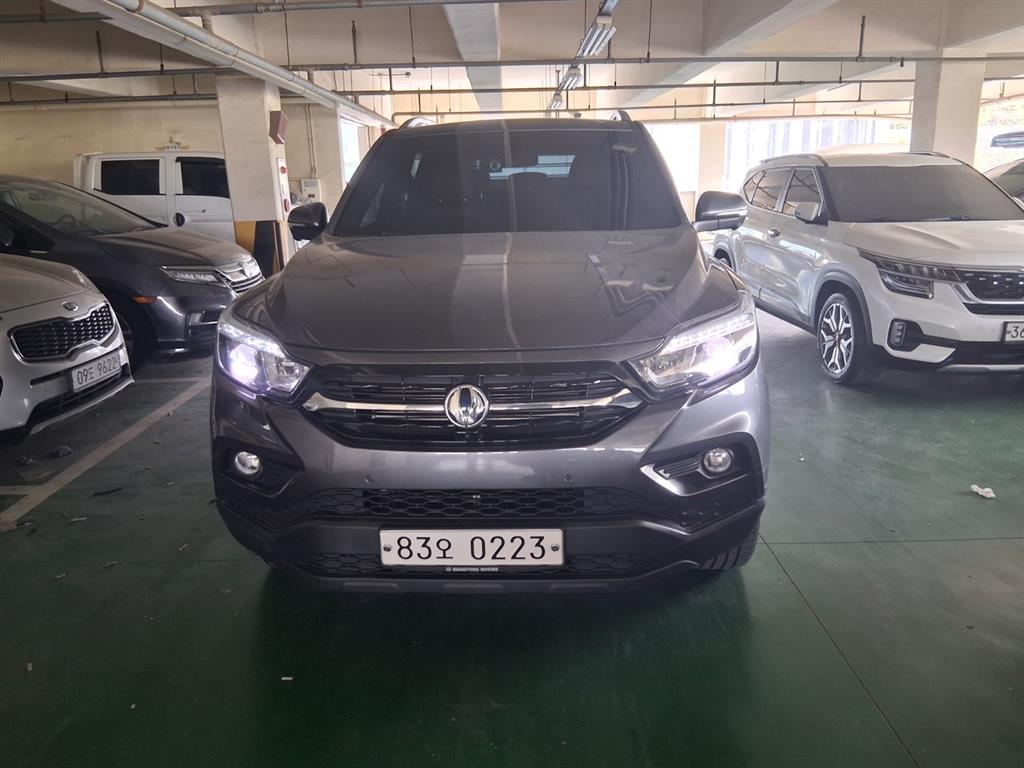 Ssangyong Rexton 2019 Negro - Importación desde Corea - HF Imports Iquique - Foto 1