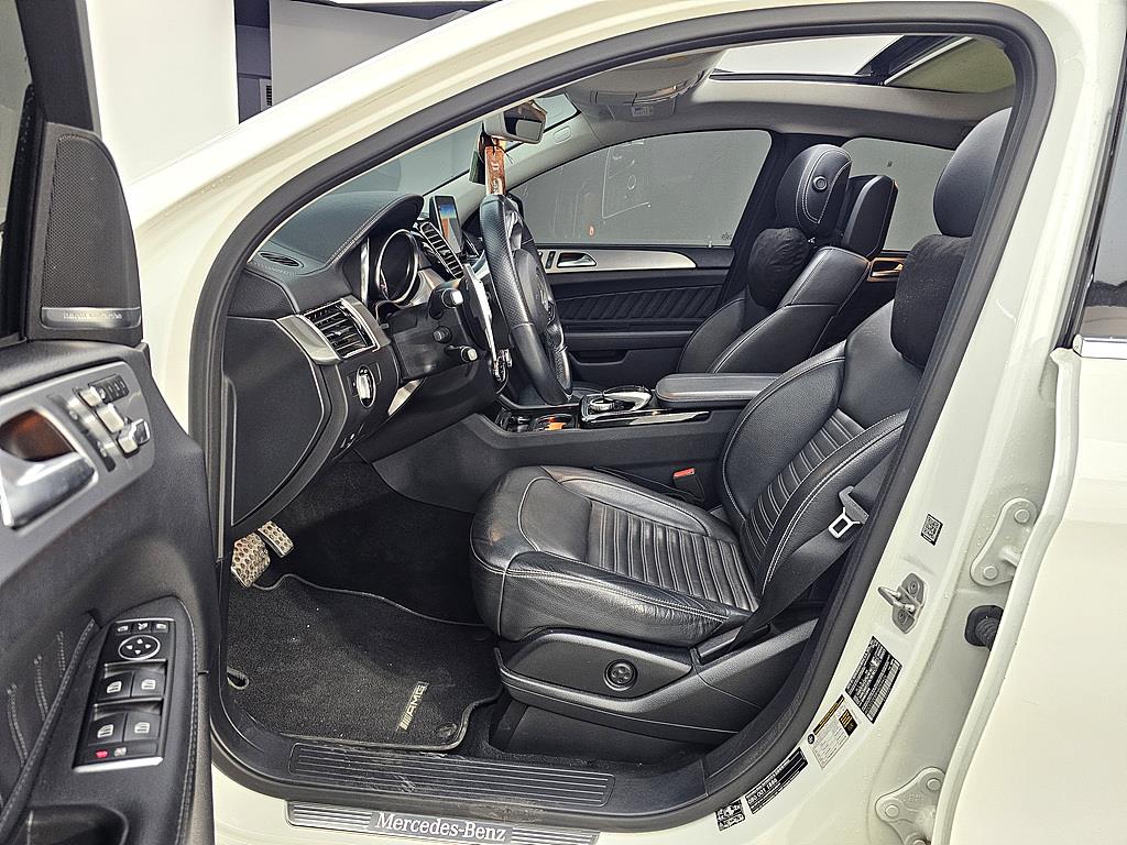 Mercedes Benz GLE Class - Vista 8