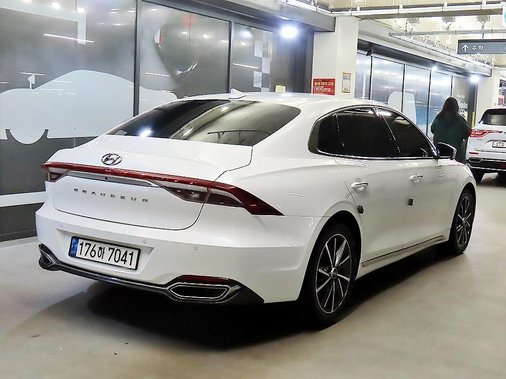 HYUNDAI Grandeur - Vista 4