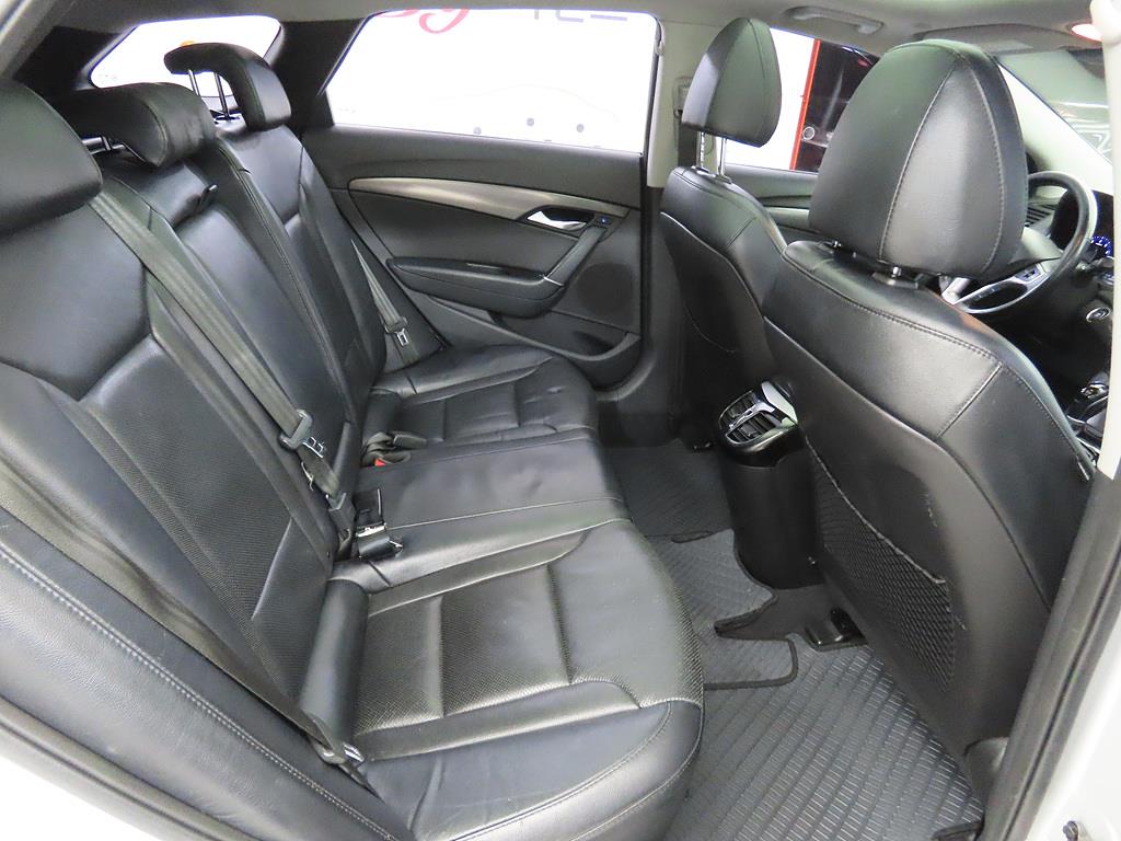 HYUNDAI i40 - Vista 7