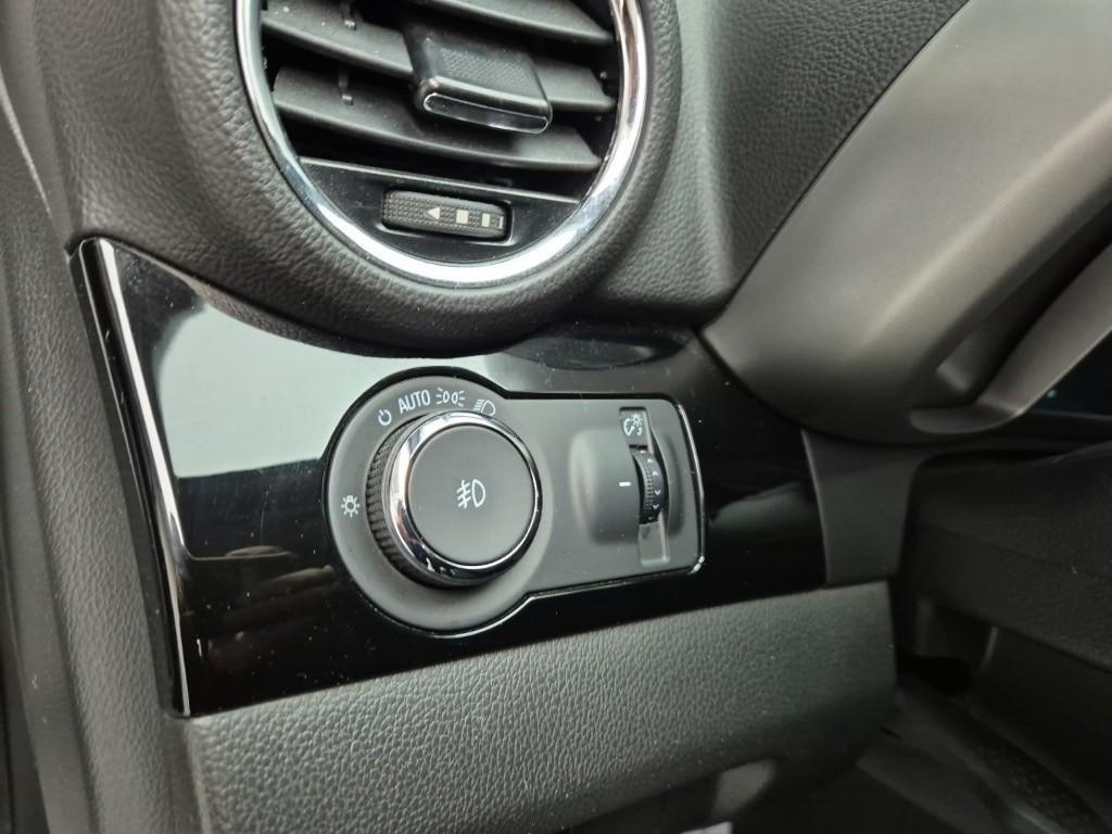 Chevrolet Orlando 2017 Blanco - Importación desde Corea - HF Imports Iquique - Foto 17