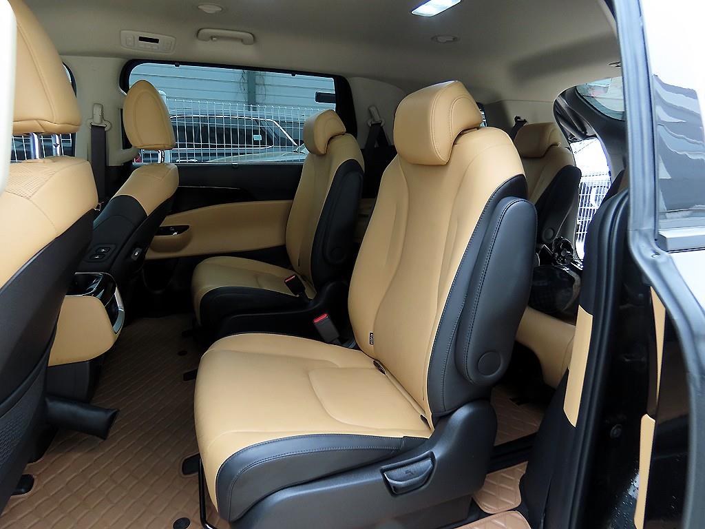 KIA Carnival - Vista 6