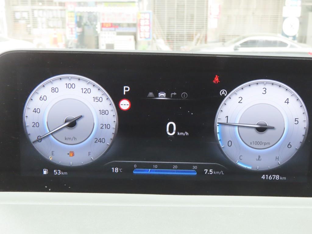 HYUNDAI Staria - Vista 8