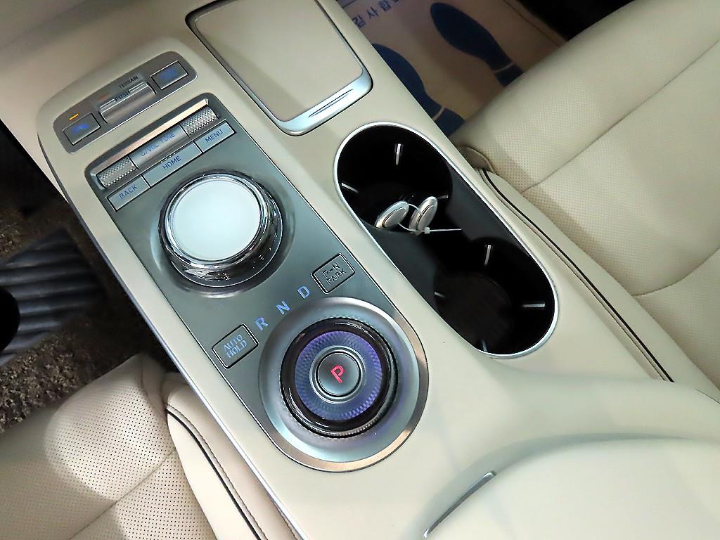 Genesis GV70 - Vista 10