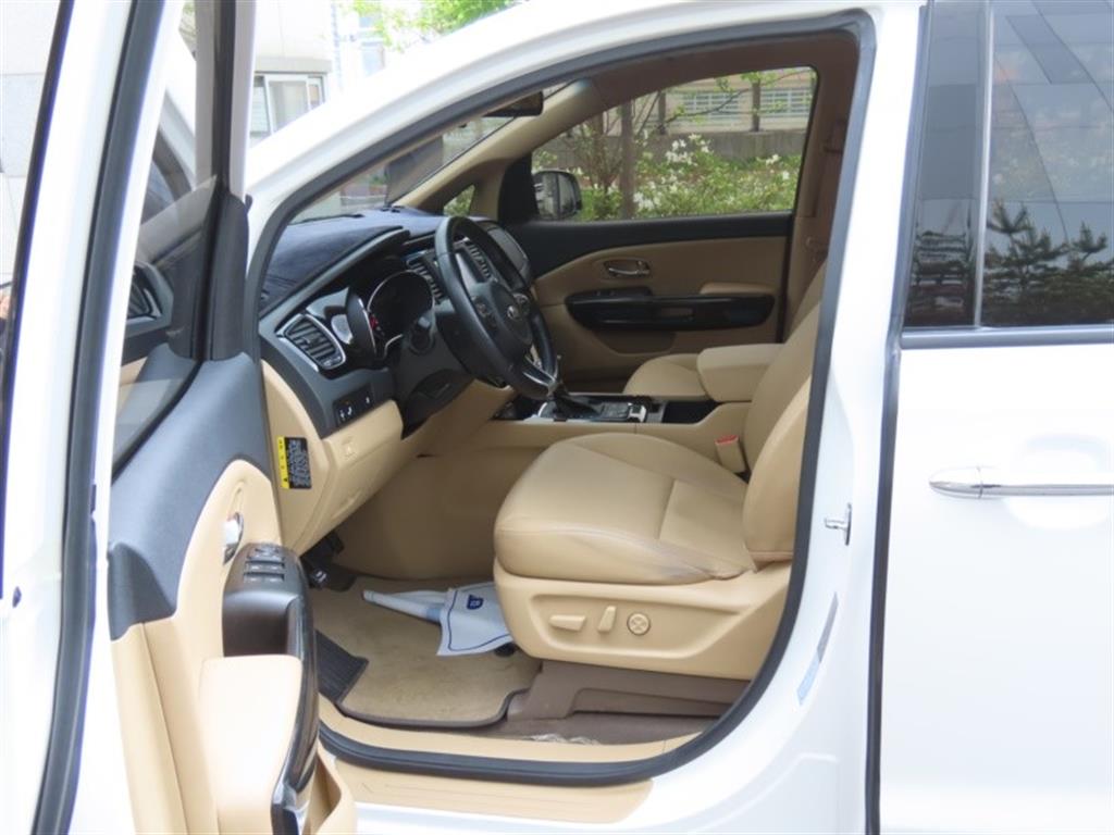 KIA Carnival 2018 - Importación desde Corea - HF Imports Iquique - Foto 13