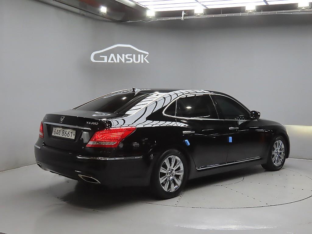 HYUNDAI Equus - Vista 7