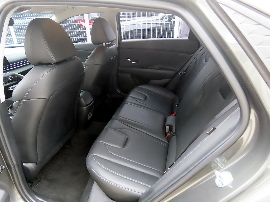 HYUNDAI Avante - Vista 6