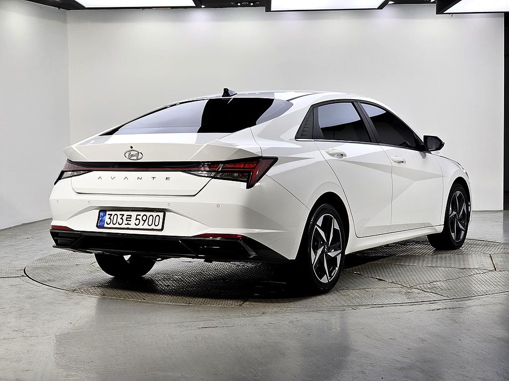 HYUNDAI Avante - Vista 4