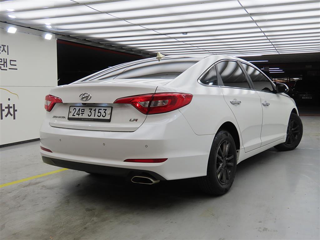 HYUNDAI Sonata - Vista 4