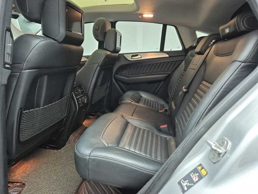 Mercedes Benz GLE Class - Vista 12