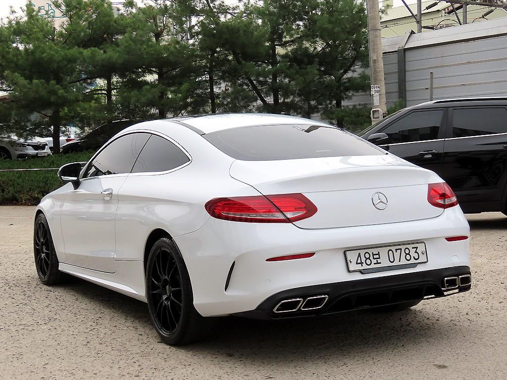 Mercedes Benz C Class - Vista 3