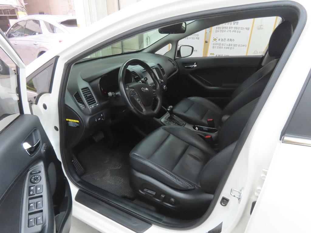 KIA K3 - Vista 5