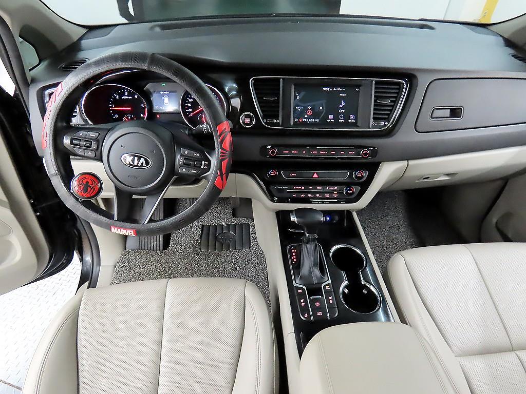 KIA Carnival - Vista 7