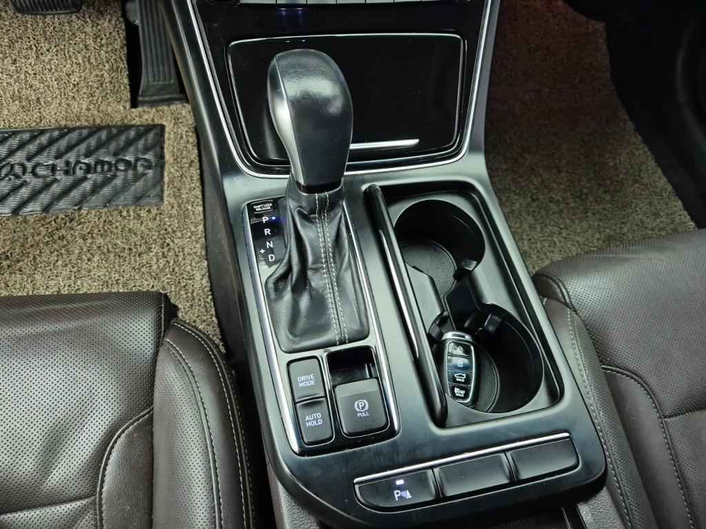 HYUNDAI Grandeur - Vista 8