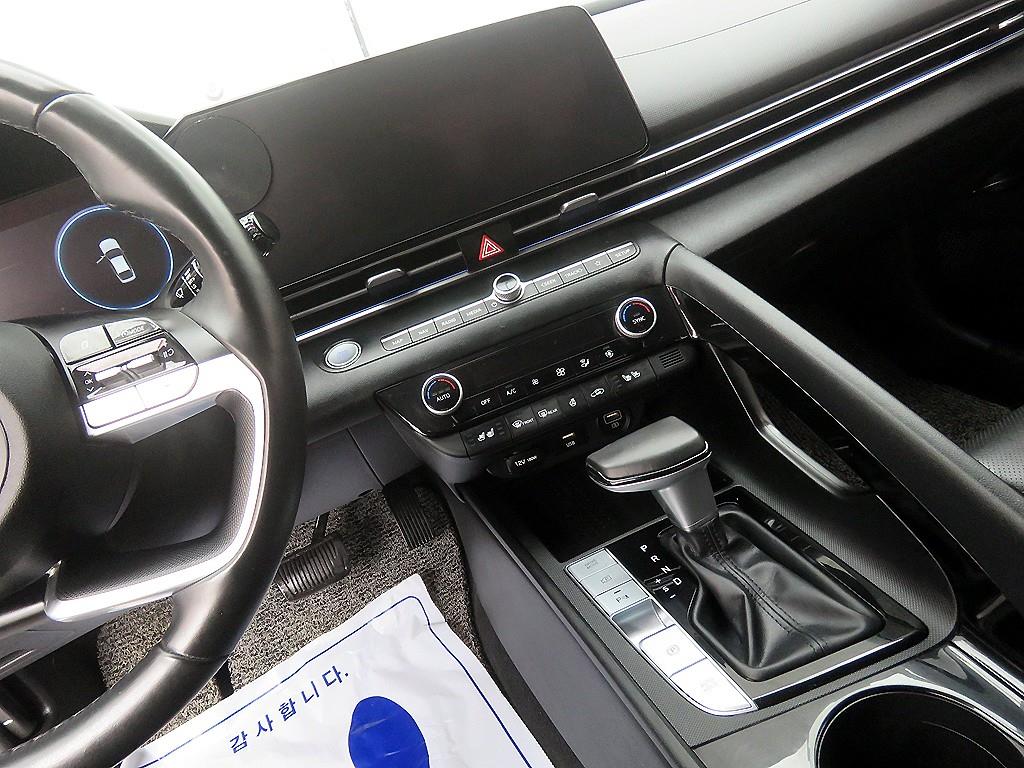 HYUNDAI Avante - Vista 11