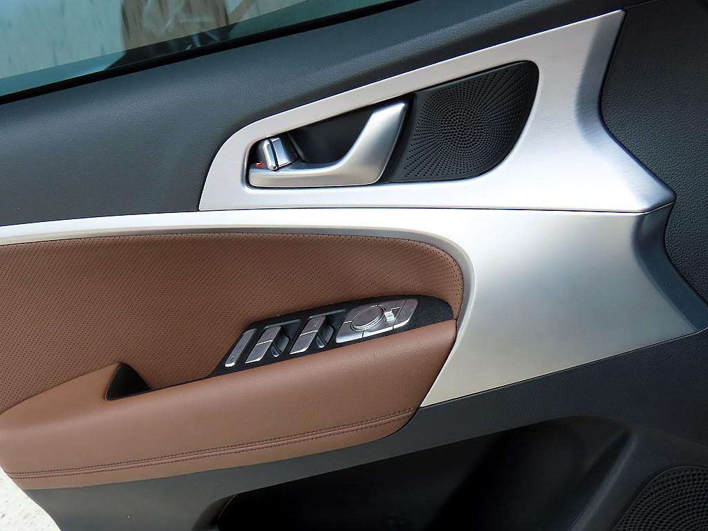 Genesis G70 - Vista 11