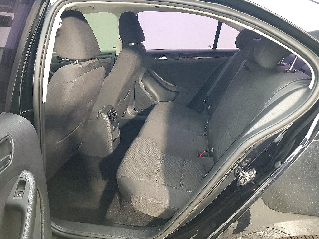 Volkswagen Jetta - Vista 9