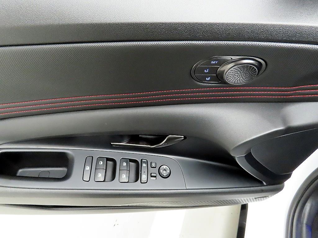 HYUNDAI Avante - Vista 11