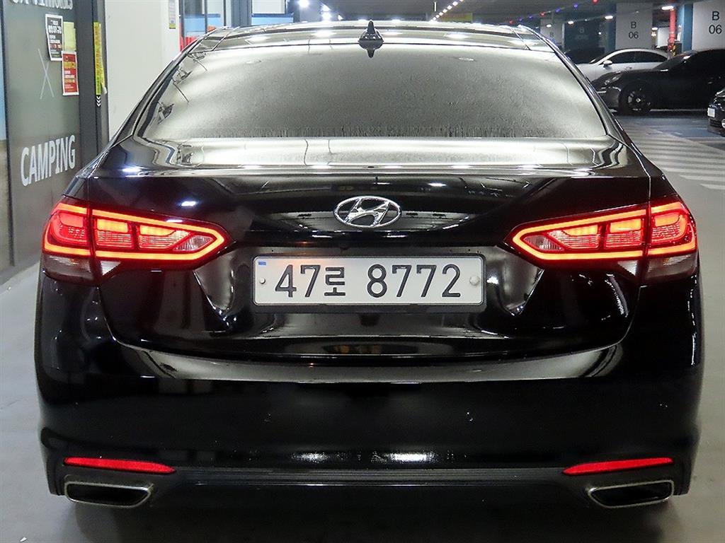 HYUNDAI Aslan - Vista 5