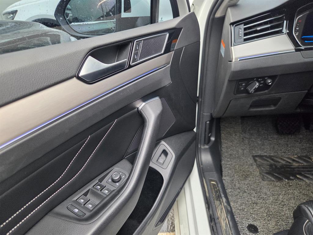Volkswagen Passat - Vista 12
