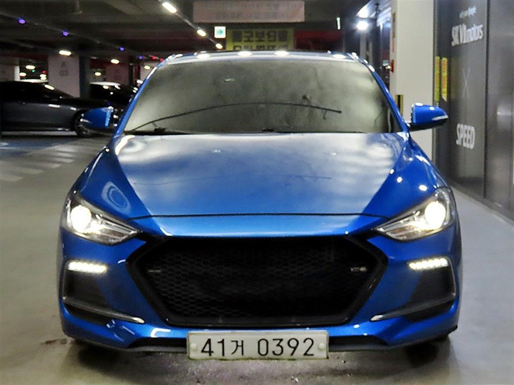 HYUNDAI Avante - Vista 2
