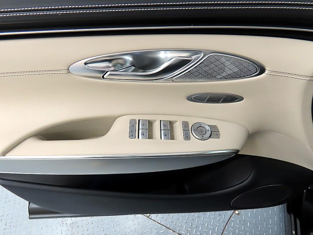 Genesis GV70 - Vista 11