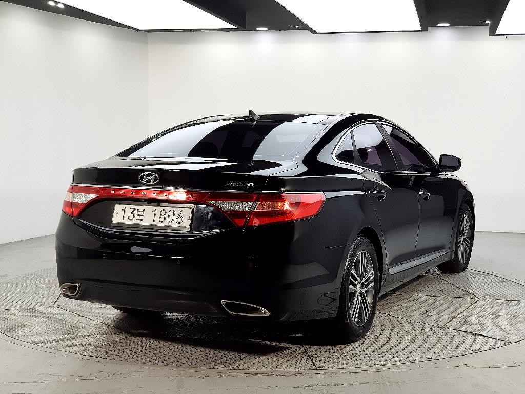 HYUNDAI Grandeur - Vista 4