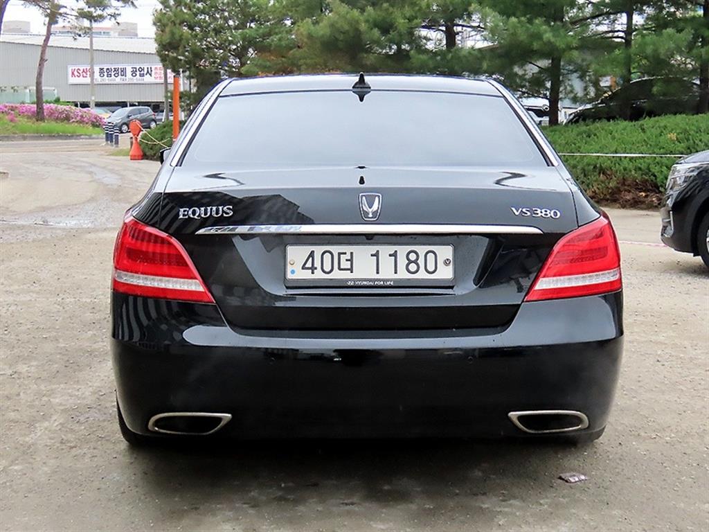HYUNDAI Equus - Vista 4