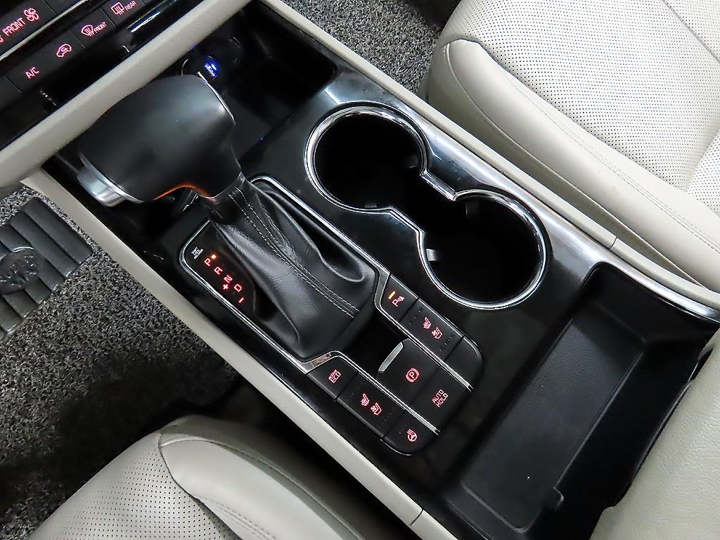 KIA Carnival - Vista 10