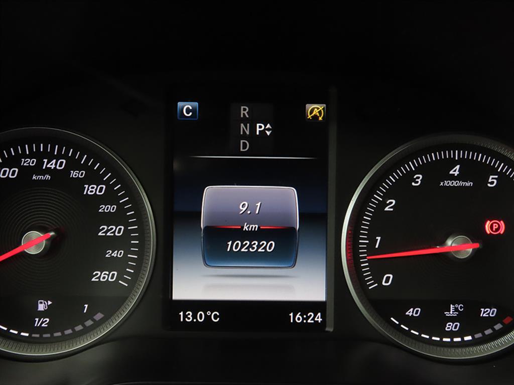 Mercedes Benz C Class - Vista 9