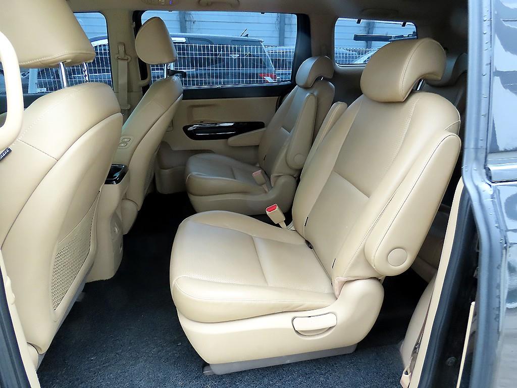 KIA Carnival - Vista 6