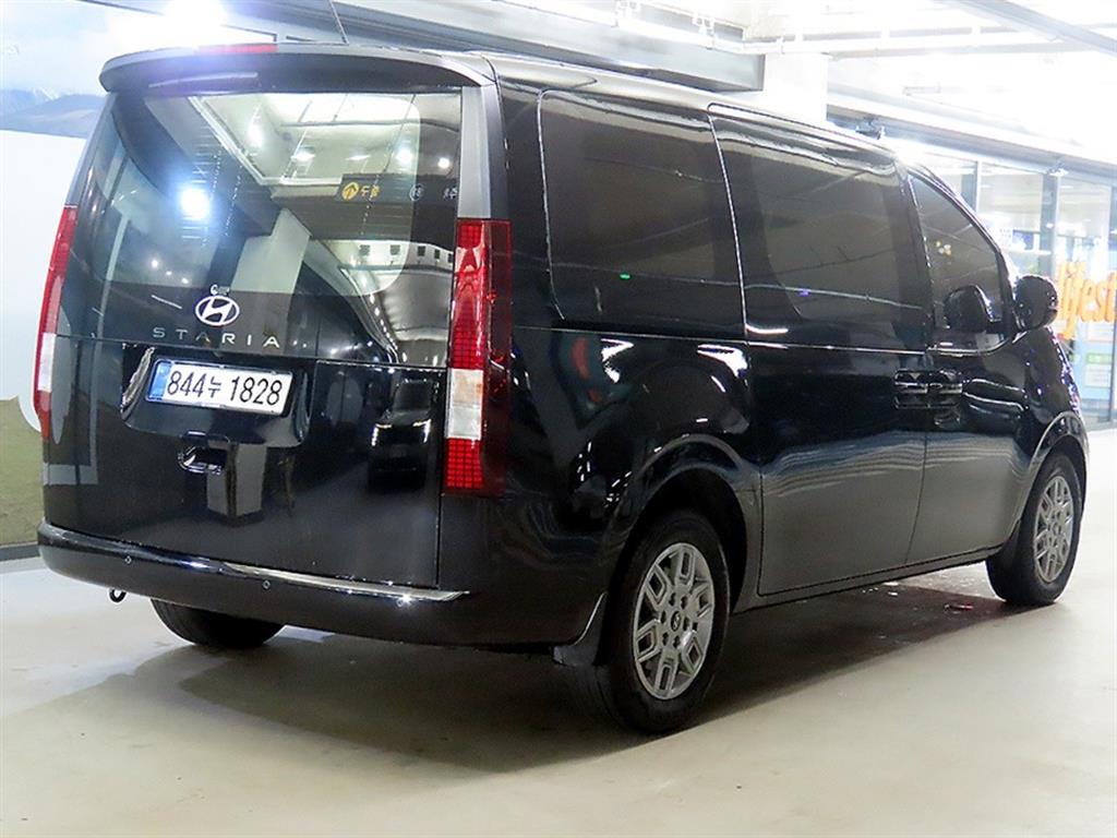 HYUNDAI Staria - Vista 4